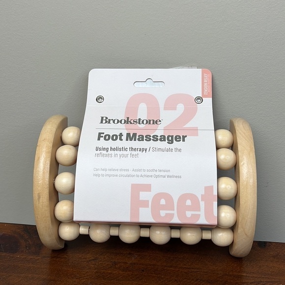 BROOKSTONE • Wooden Foot Messager - Picture 3 of 6